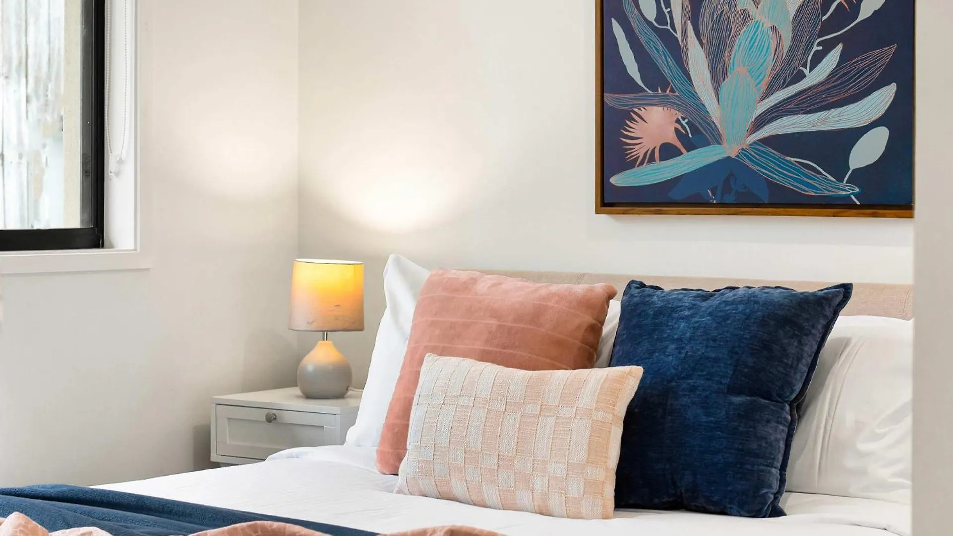 Chic 3-Bedroom Duplex, Air-Con, Pet Friendly Buderim